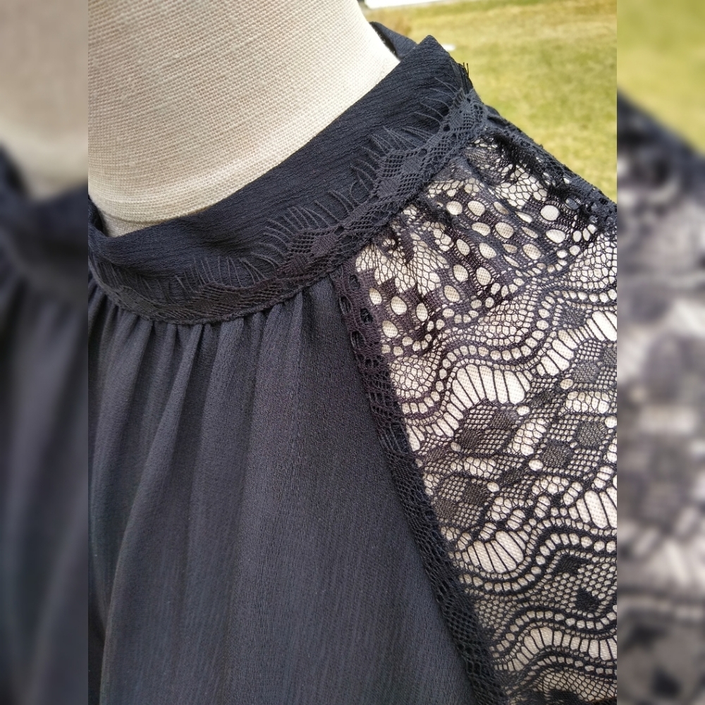 WhoWhatWear Lace Sleeve Blouse M - Picture 3 of 5